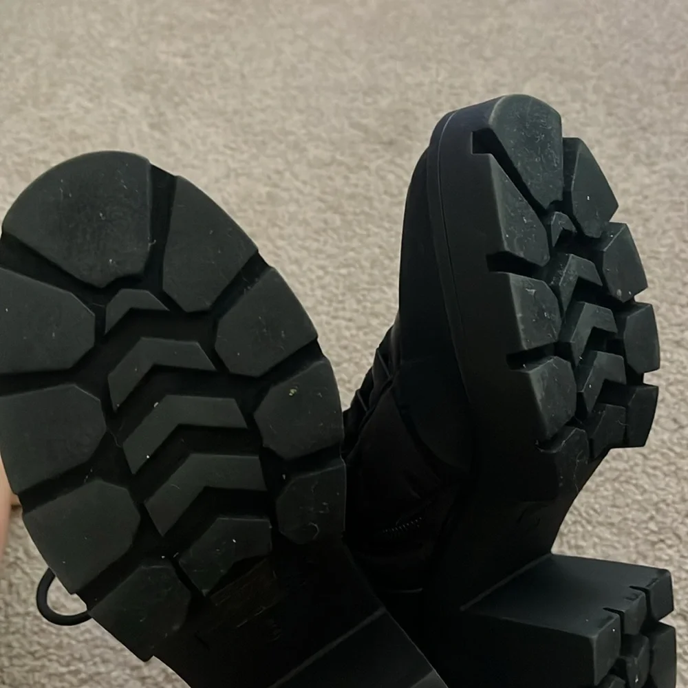 “Dream Pairs- Platform Combat Boots size 6”